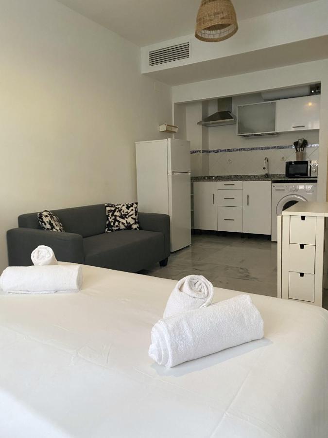 Appartement Quattro Triana En Salado à Séville Extérieur photo